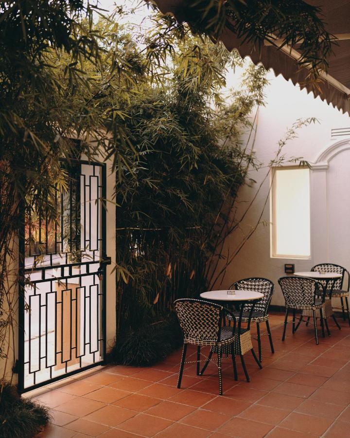 Hotel Ambassador By Ace Hotels Kathmandu Buitenkant foto