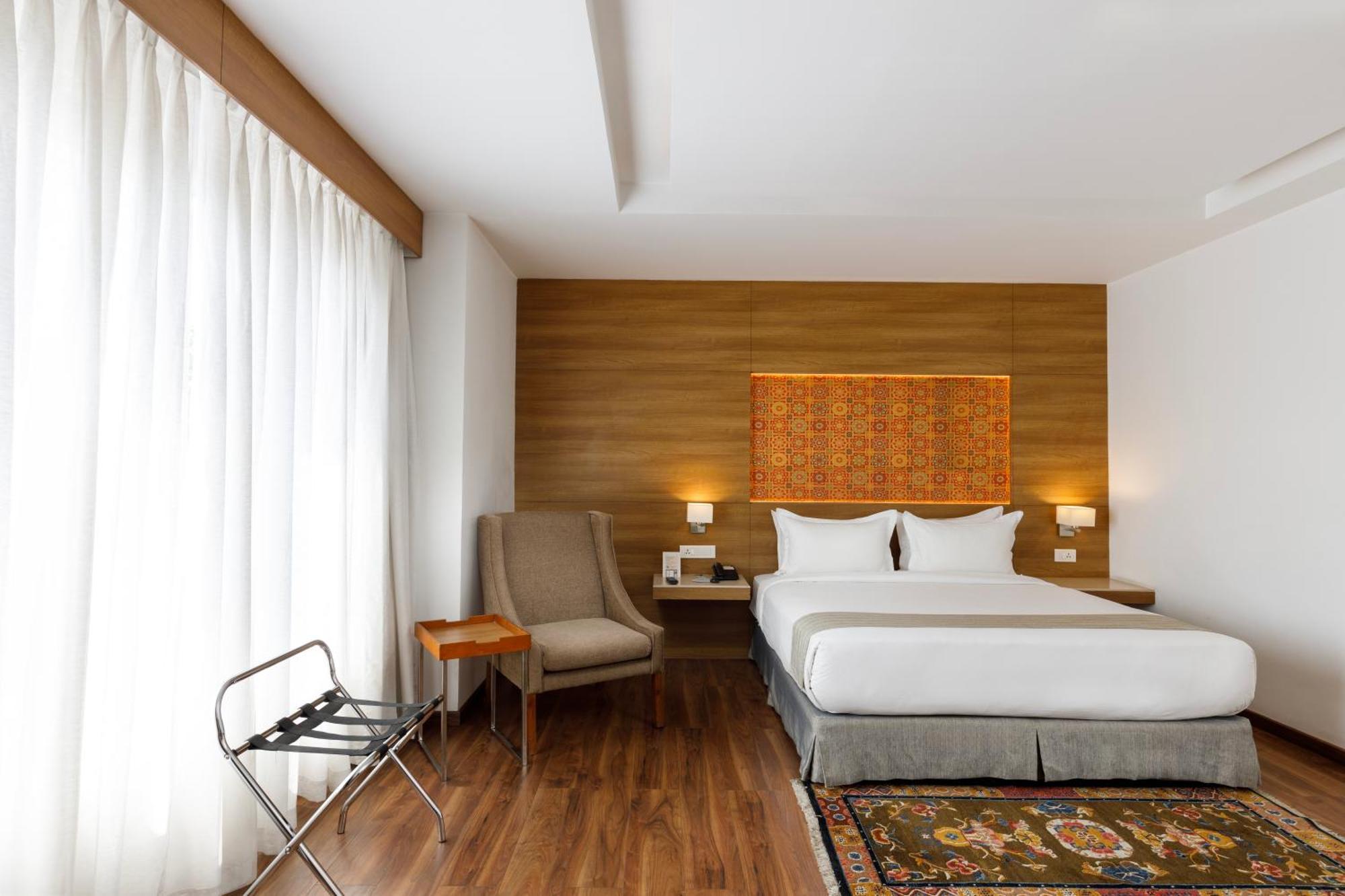 Hotel Ambassador By Ace Hotels Kathmandu Buitenkant foto